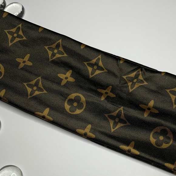 Cute and Stylish Headband - Picture 2 of 2